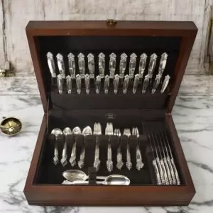 FINE-STERLING-SILVER-FLATWARE--300x300.jpg